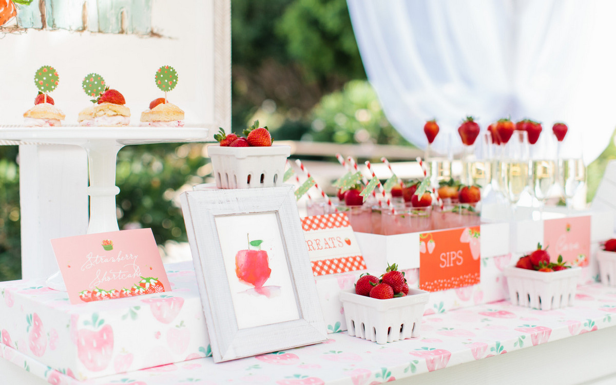 Minted Strawberry Stand at Mom 2.0