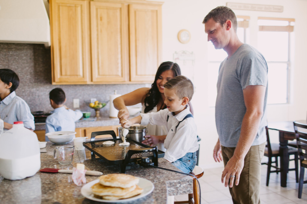 hansen family home brunch lifestyle photoshoot ten22 studio