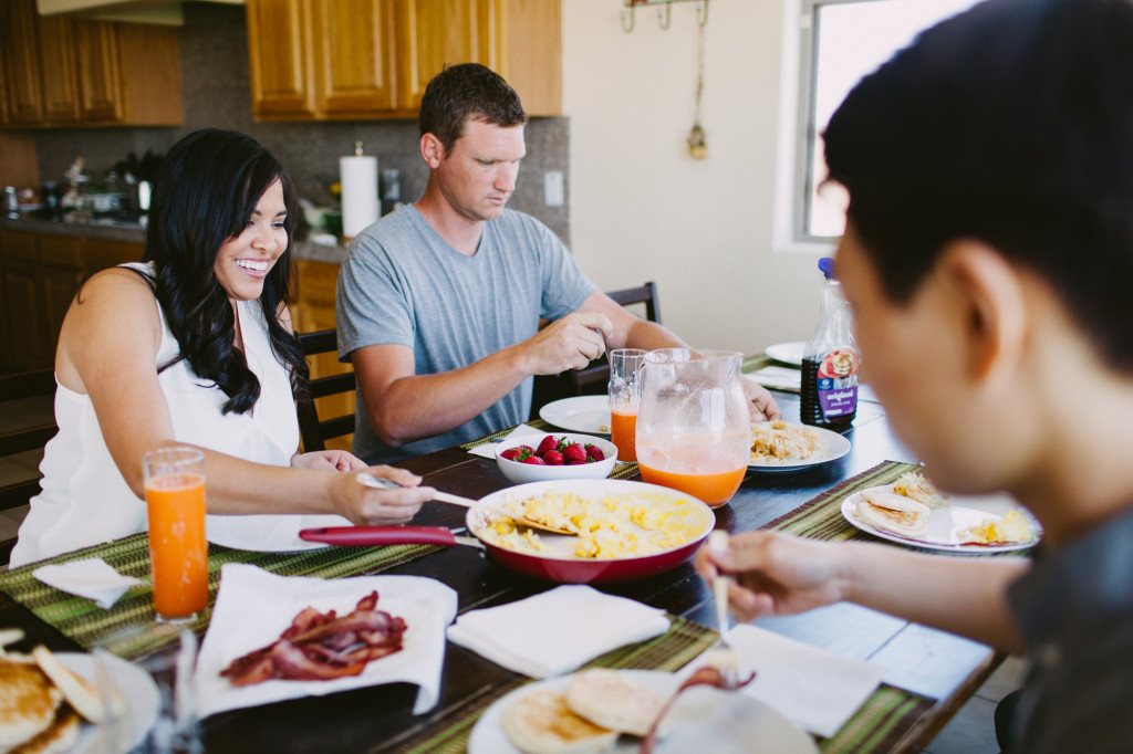 hansen family home brunch lifestyle photoshoot ten22 studio