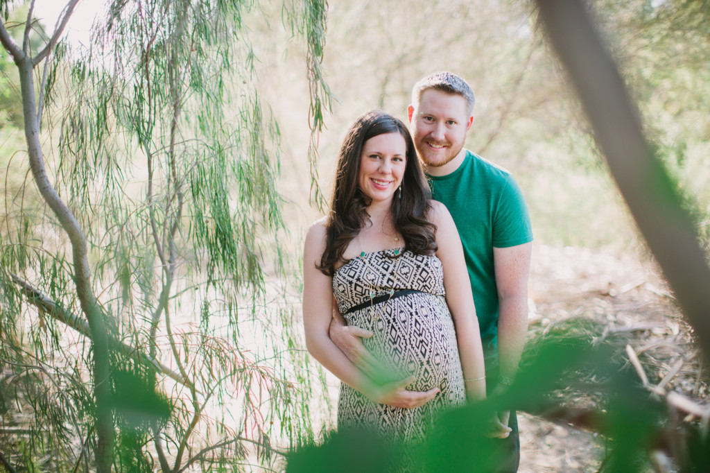 Fly Family outdoor Arizona desert greenhouse maternity photos ©Ten22 Studio | Rennai Hoefer