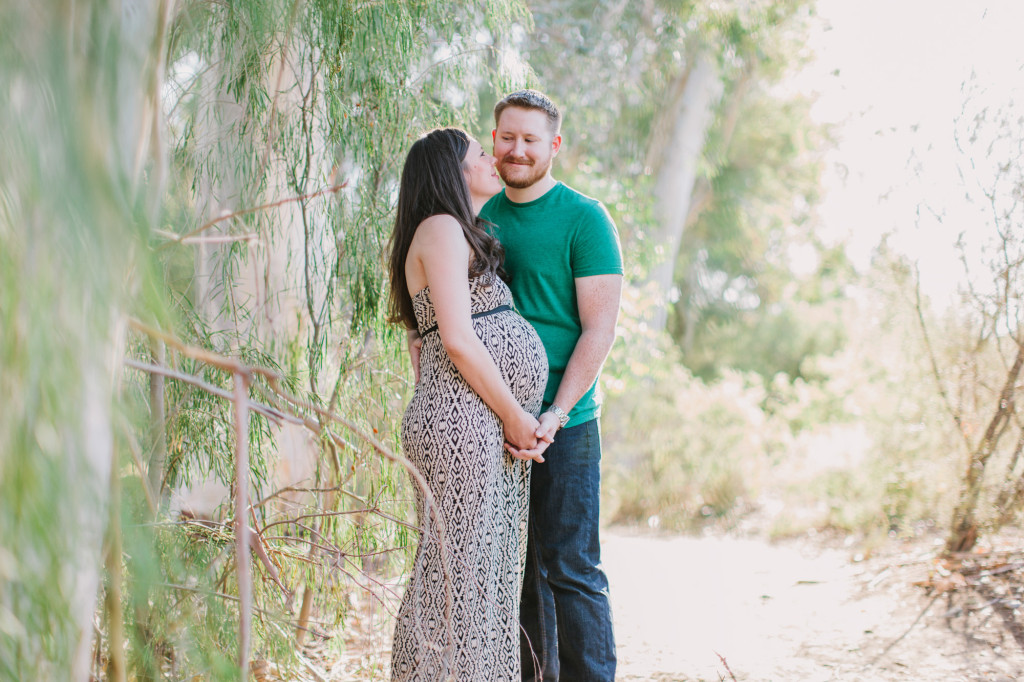 Fly Family outdoor Arizona desert greenhouse maternity photos ©Ten22 Studio | Rennai Hoefer