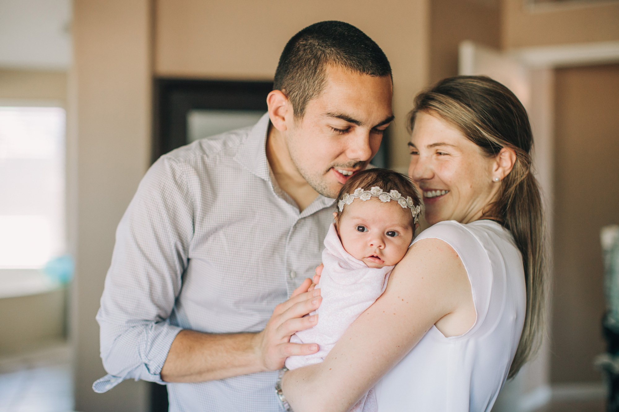 Castro Family Lifestyle Newborn Home Siblings | Rennai Hoefer © Ten22 Studio