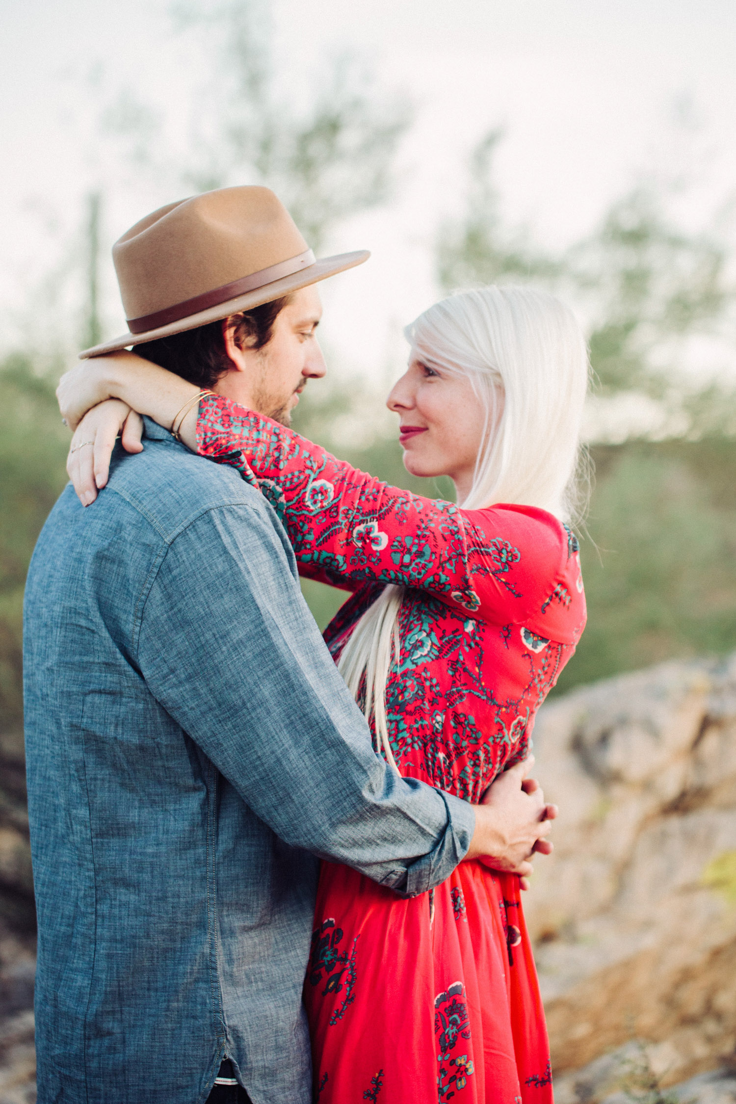 desert boho lifestyle engagement session (18 of 18)