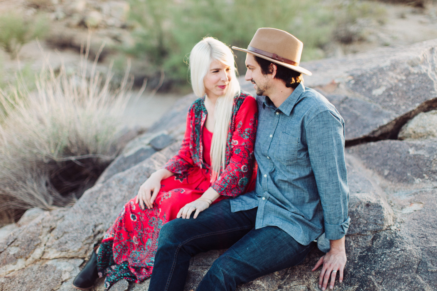 desert boho lifestyle engagement session (18 of 18)